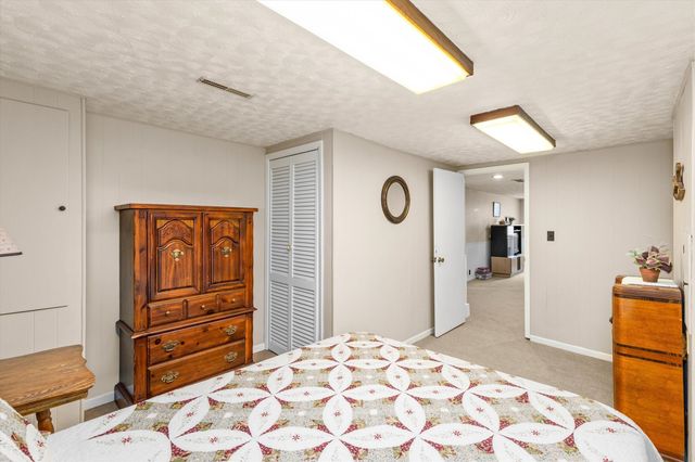 7405 Palm Drive, Urbandale, IA 50322
