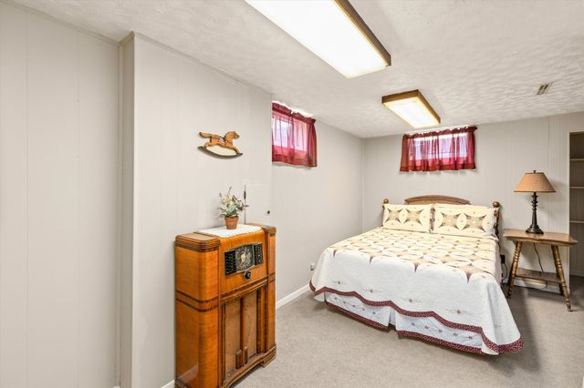 7405 Palm Drive, Urbandale, IA 50322