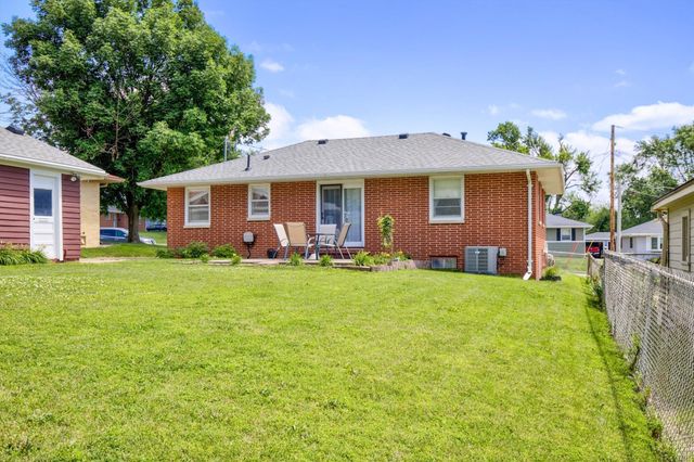 7405 Palm Drive, Urbandale, IA 50322