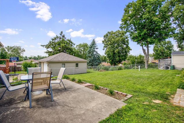 7405 Palm Drive, Urbandale, IA 50322