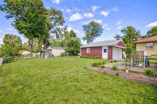 7405 Palm Drive, Urbandale, IA 50322