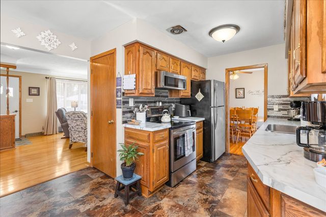 7405 Palm Drive, Urbandale, IA 50322