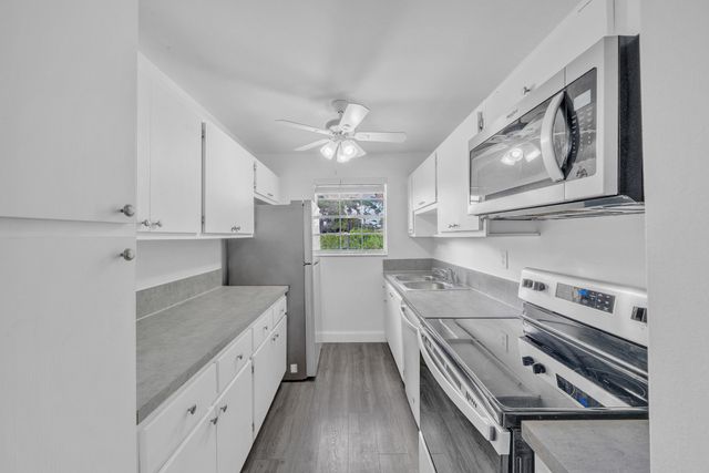 4550 NW 4TH Street B, Delray Beach, FL 33445