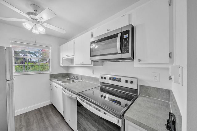 4550 NW 4TH Street B, Delray Beach, FL 33445