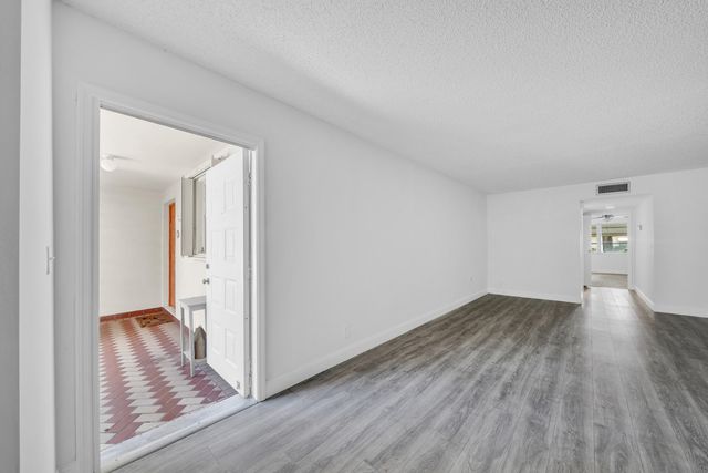 4550 NW 4TH Street B, Delray Beach, FL 33445