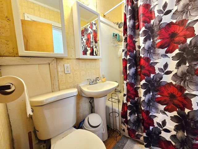 29 Cambridge St, Worcester, MA 01603