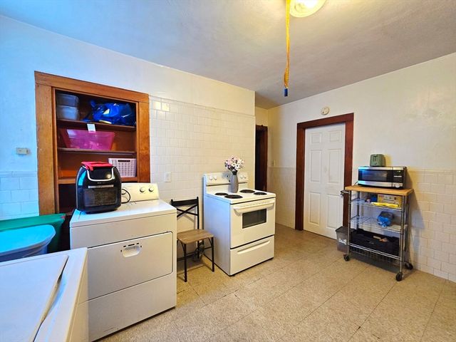 29 Cambridge St, Worcester, MA 01603