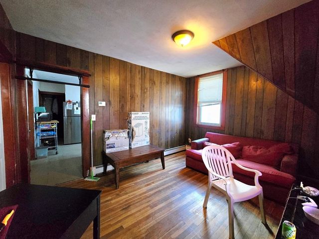 29 Cambridge St, Worcester, MA 01603