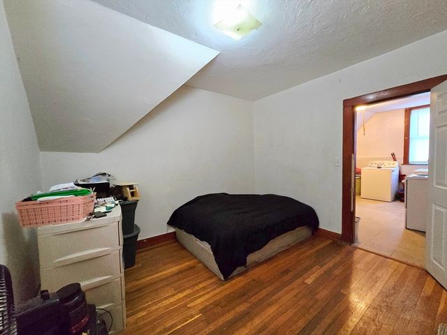 29 Cambridge St, Worcester, MA 01603