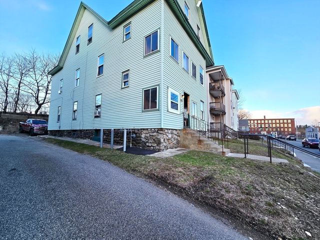 29 Cambridge St, Worcester, MA 01603