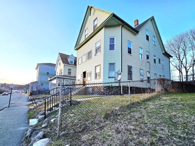 29 Cambridge St, Worcester, MA 01603
