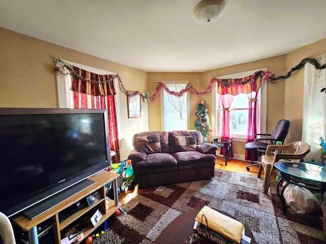 29 Cambridge St, Worcester, MA 01603