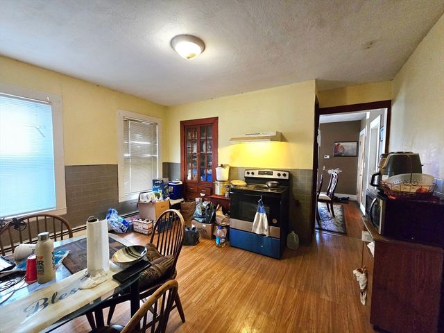 29 Cambridge St, Worcester, MA 01603