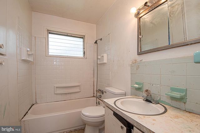 23 RINGGOLD RD, Fredericksburg, VA 22405