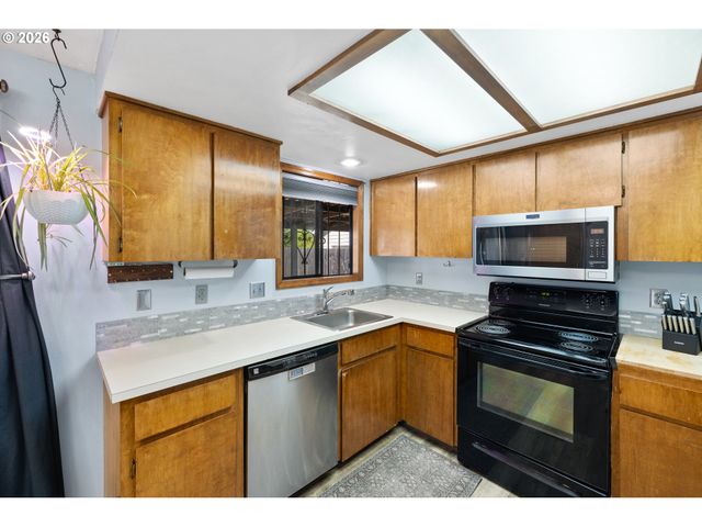 5731 Ne FAILING St, Portland, OR 97213