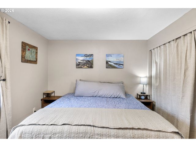 5731 Ne FAILING St, Portland, OR 97213