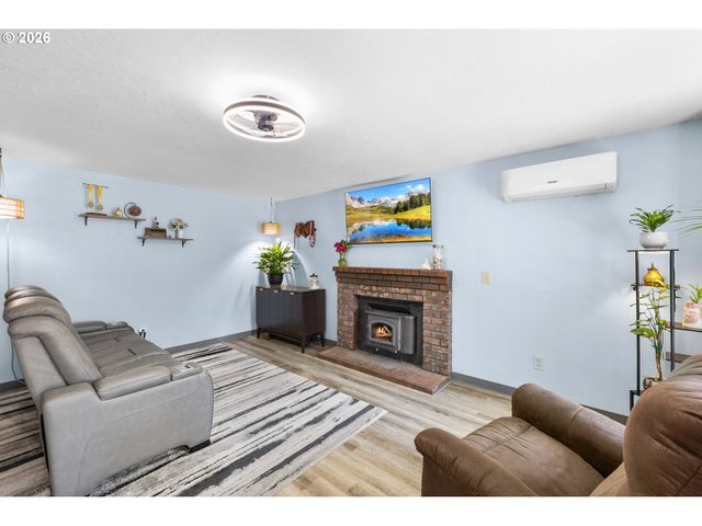 5731 Ne FAILING St, Portland, OR 97213