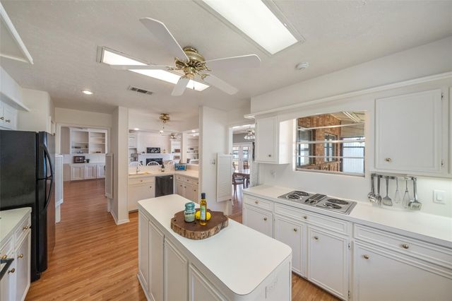 14232 Lakepoint Drive, Willis, TX 77318