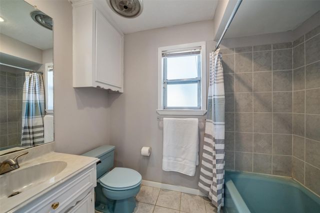 14232 Lakepoint Drive, Willis, TX 77318