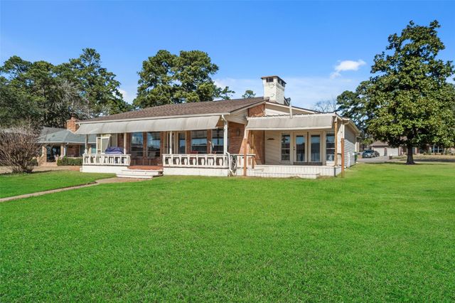 14232 Lakepoint Drive, Willis, TX 77318