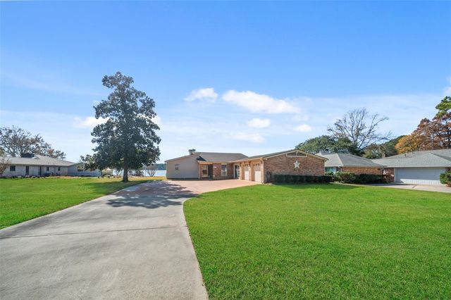 14232 Lakepoint Drive, Willis, TX 77318