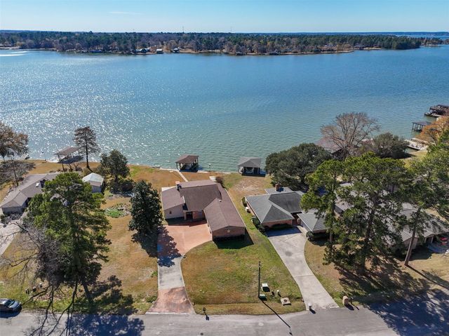 14232 Lakepoint Drive, Willis, TX 77318