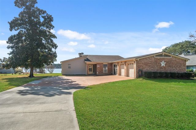 14232 Lakepoint Drive, Willis, TX 77318