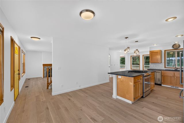 955 Doyle Lane, Oak Harbor, WA 98277