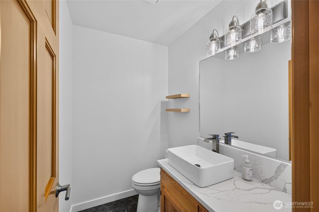 955 Doyle Lane, Oak Harbor, WA 98277