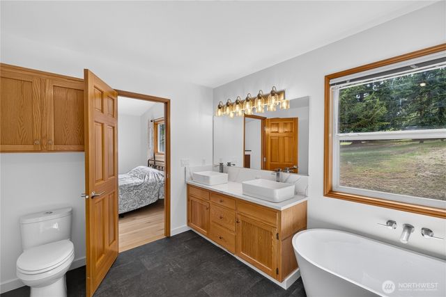 955 Doyle Lane, Oak Harbor, WA 98277