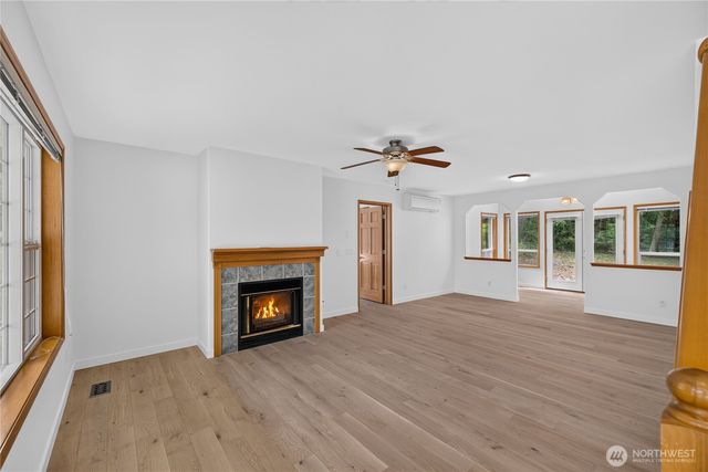 955 Doyle Lane, Oak Harbor, WA 98277