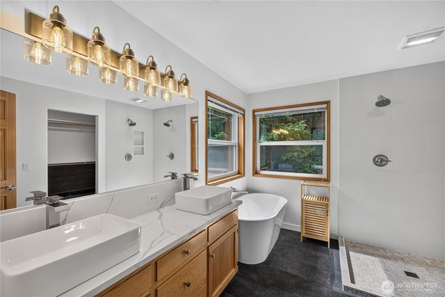 955 Doyle Lane, Oak Harbor, WA 98277