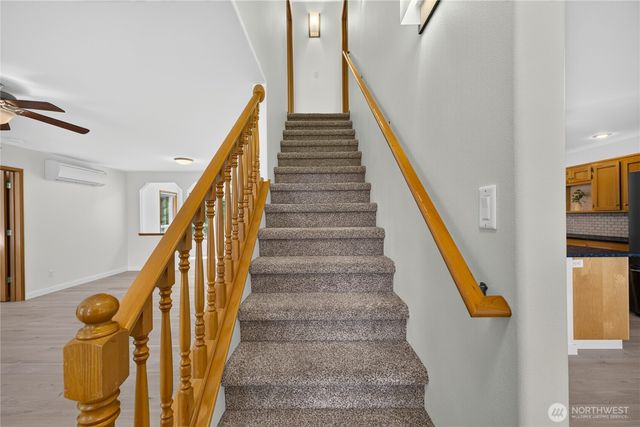 955 Doyle Lane, Oak Harbor, WA 98277