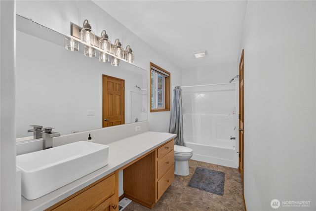 955 Doyle Lane, Oak Harbor, WA 98277