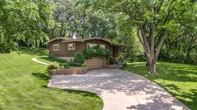 3135 Blackheath Drive, Saint Cloud, MN 56301