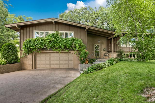 3135 Blackheath Drive, Saint Cloud, MN 56301