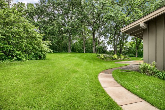 3135 Blackheath Drive, Saint Cloud, MN 56301