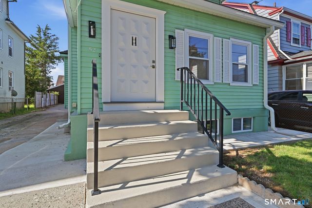 52 Fourth Street, Hamden, CT 06514