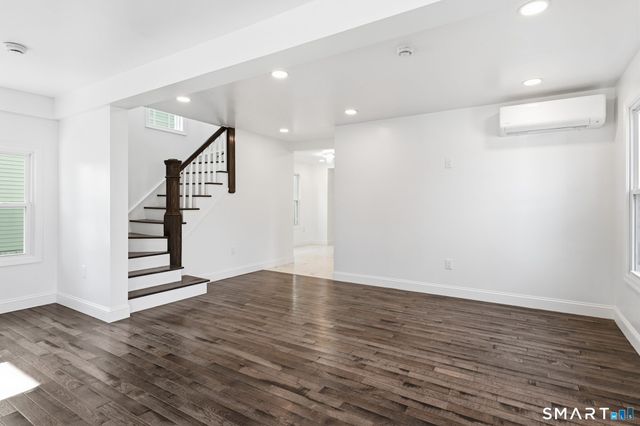 52 Fourth Street, Hamden, CT 06514