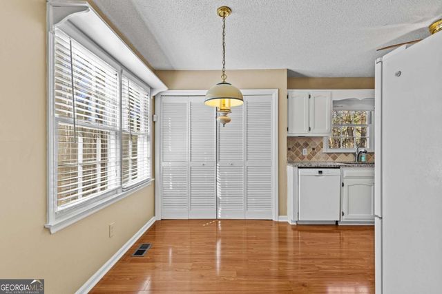 6165 Picketts Ridge NW, Acworth, GA 30101