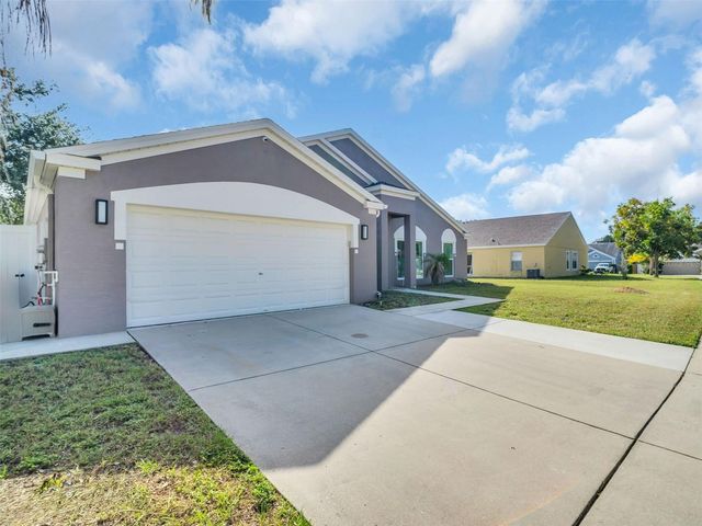 1703 BLUE LAKE COURT, Tarpon Springs, FL 34689