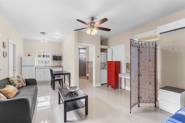 907 Stanton Drive, Weston, FL 33326