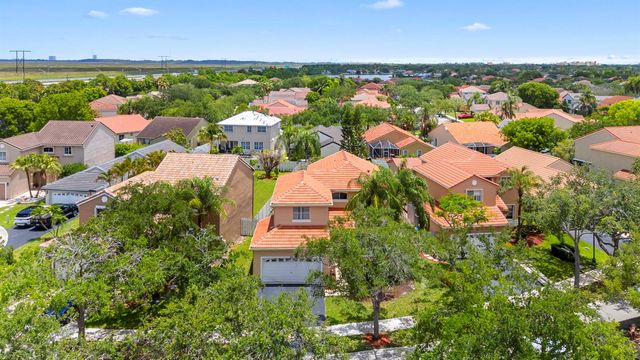 907 Stanton Drive, Weston, FL 33326
