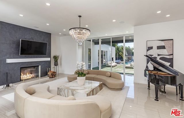 703 N Maple Drive, Beverly Hills, CA 90210