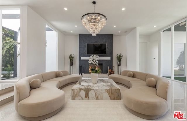 703 N Maple Drive, Beverly Hills, CA 90210