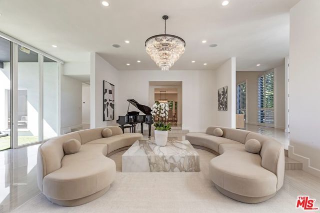 703 N Maple Drive, Beverly Hills, CA 90210