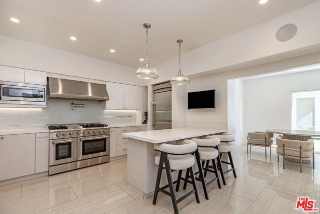 703 N Maple Drive, Beverly Hills, CA 90210