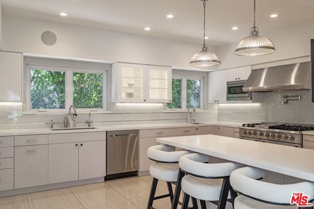 703 N Maple Drive, Beverly Hills, CA 90210