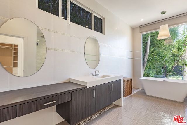 703 N Maple Drive, Beverly Hills, CA 90210