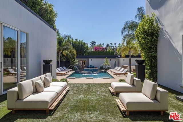 703 N Maple Drive, Beverly Hills, CA 90210